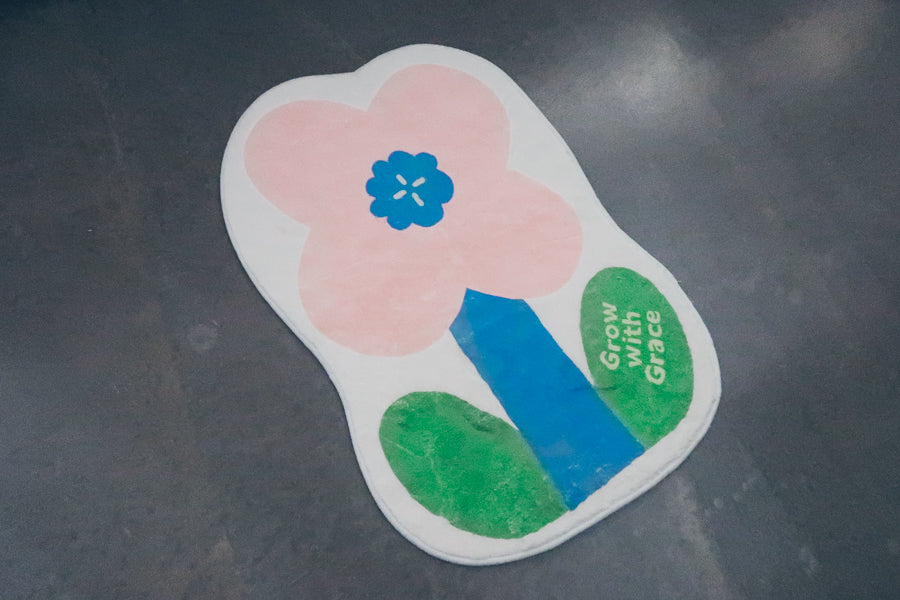 Kawaii flower-shaped door mat for housewarming gifts