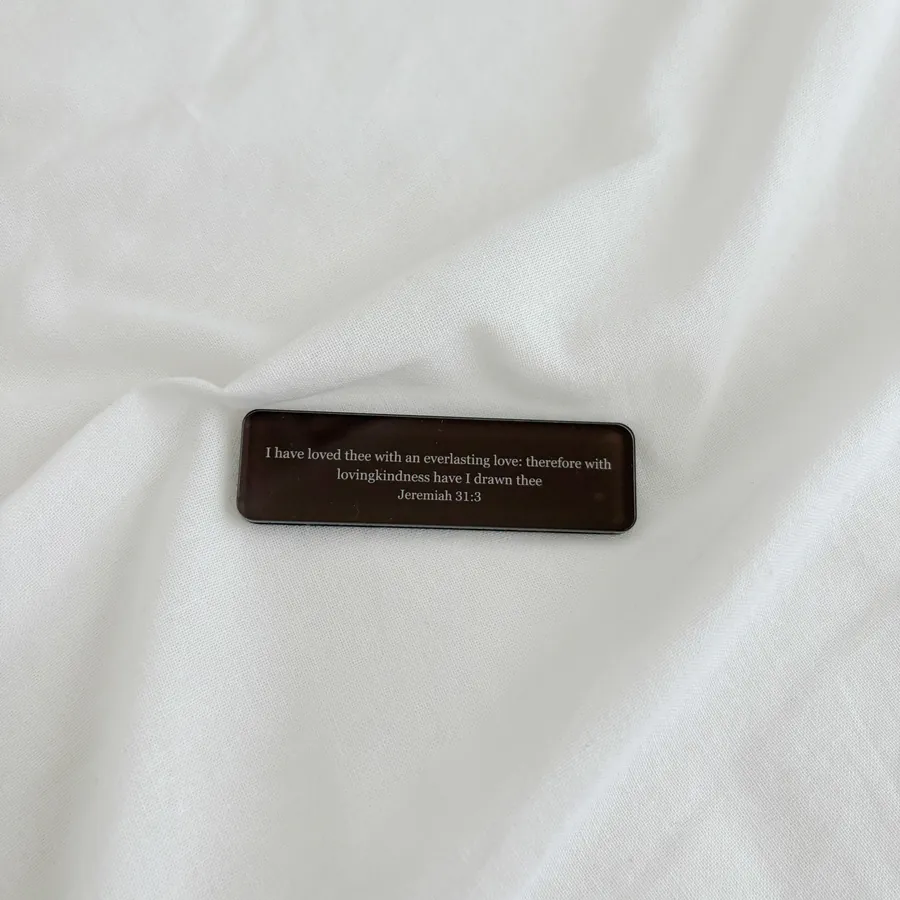 Christian magnet with Jeremiah 31:3 Bible verse about everlasting love, displayed on a white fabric background, inspirational gift from The Commandment Co Singapore.
