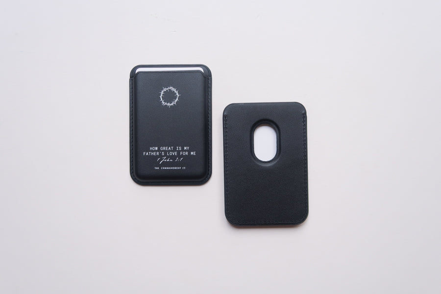 Front and Back view of Navy Blue Leather Magsafe Wallet