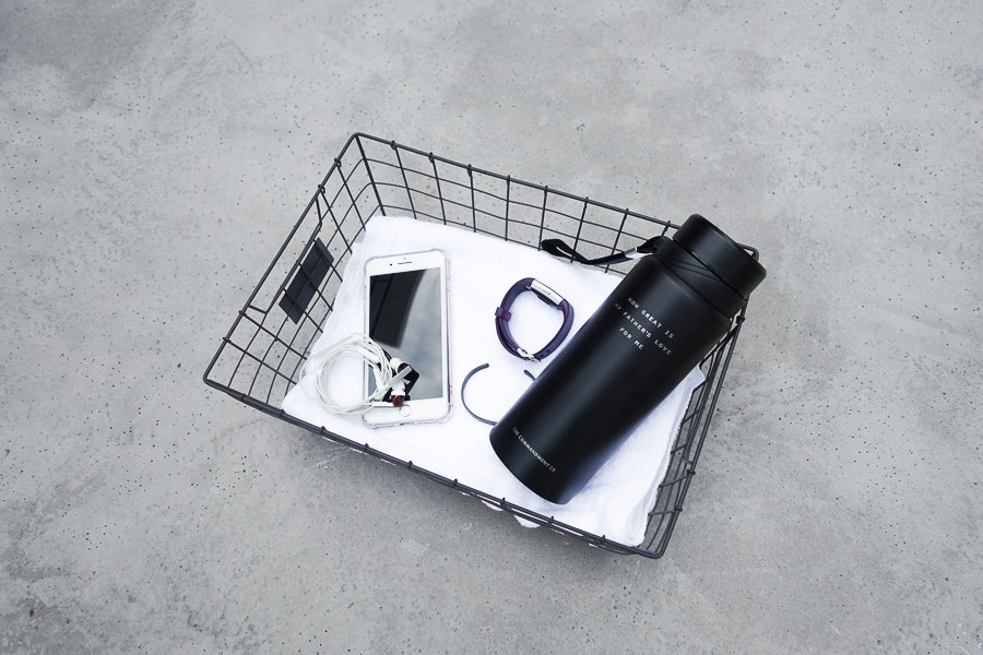 Vacuum flask can be used to keep cold drinks or hot tea