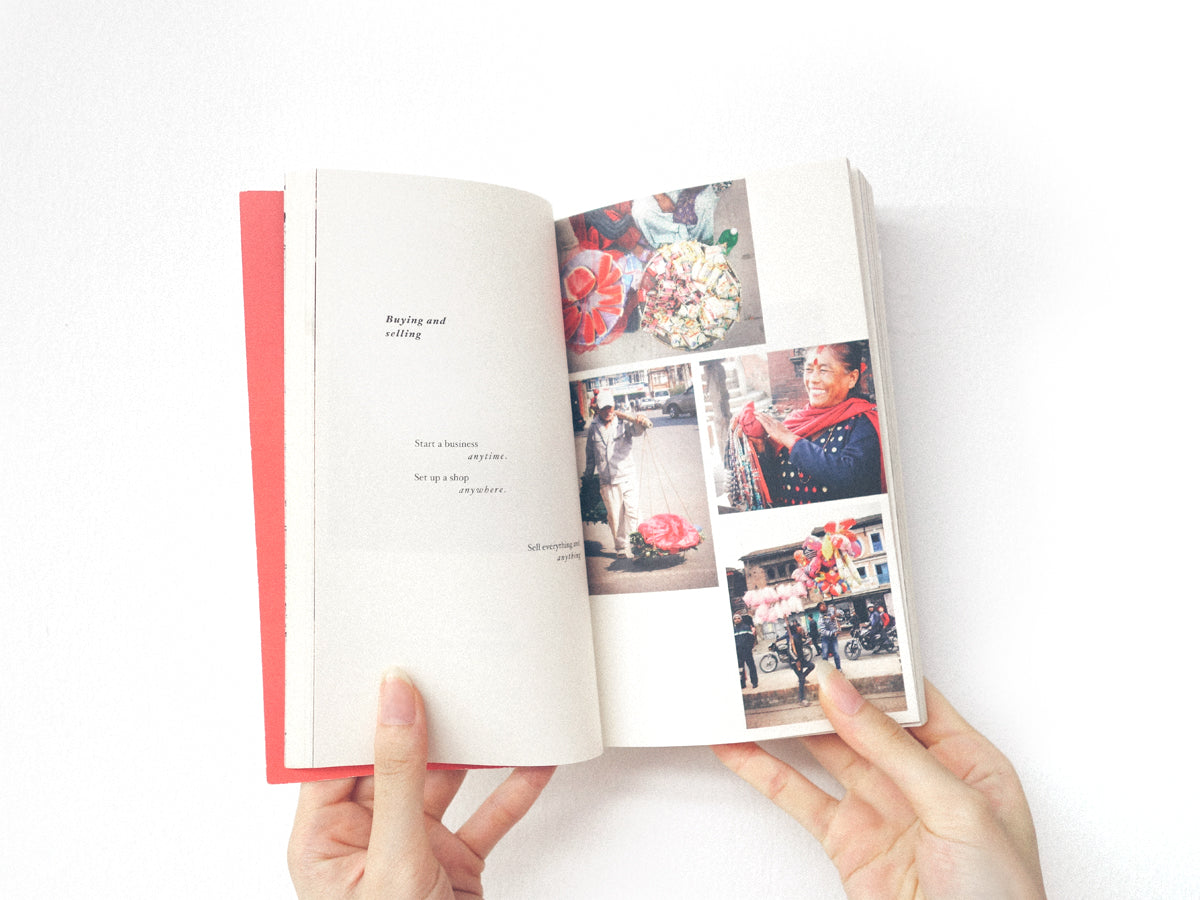 Comes with coloured pictures of surroundings for more immersive reading experience.