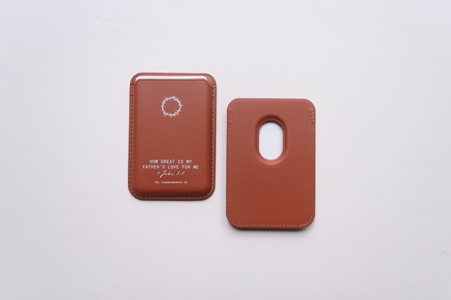 Front and Back view of Brown Leather Magsafe Wallet