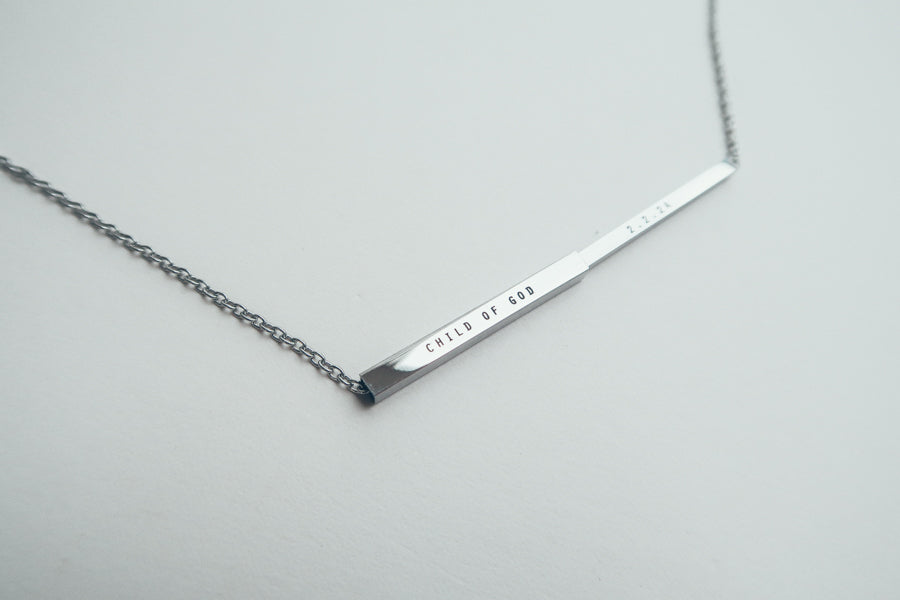 J&Co Foundry personalised bar necklace product detail.