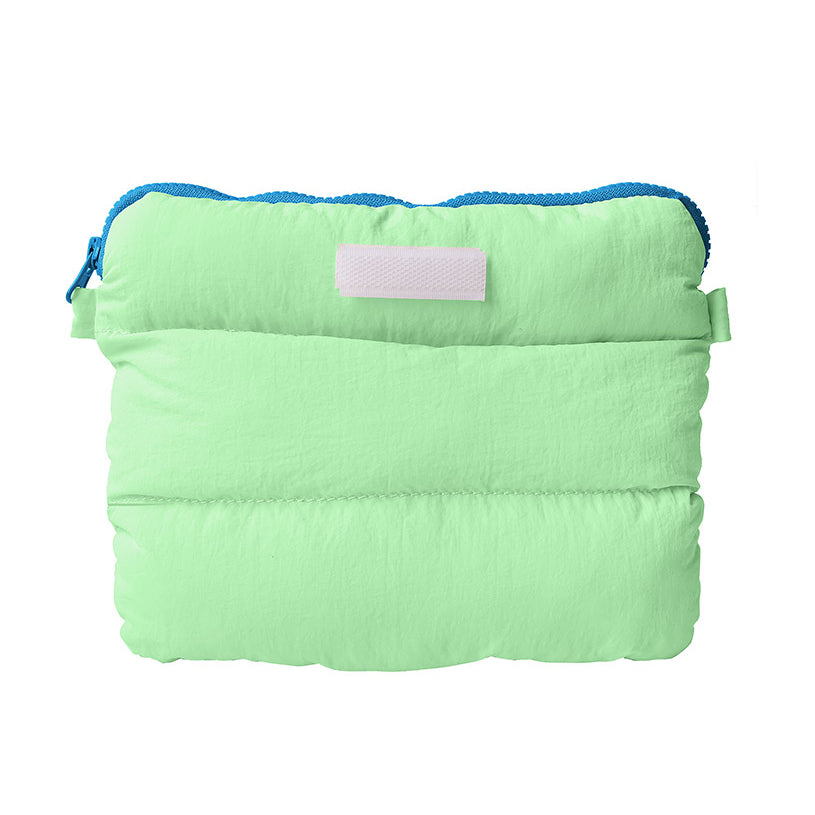 Mint Pong Pong Bag with a blue zipper, providing a lightweight, versatile storage solution for everyday essentials.