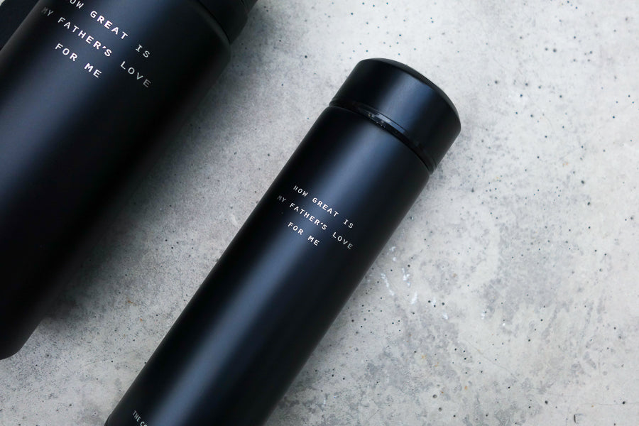 Sleek and matt surface. Show your appreciation to your fathers and caringly remind them to hydrate themselves more often when you get them this gift.