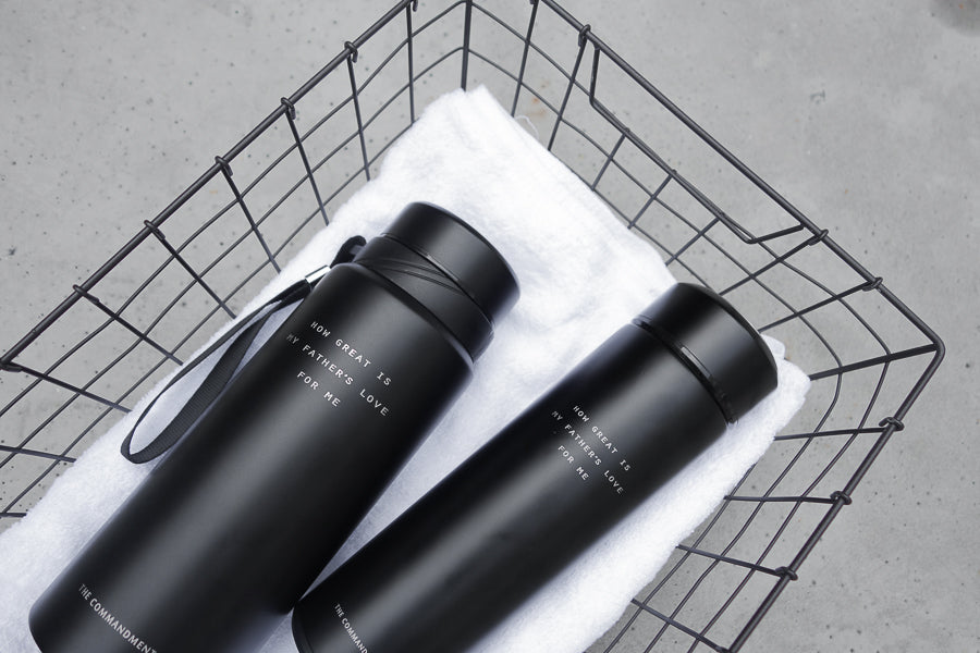 Black sleek elegant tumbler