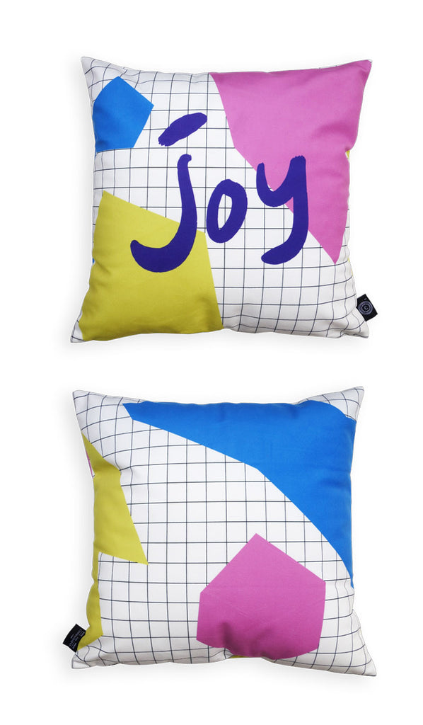 Comparison between front and back logo of cushion cover