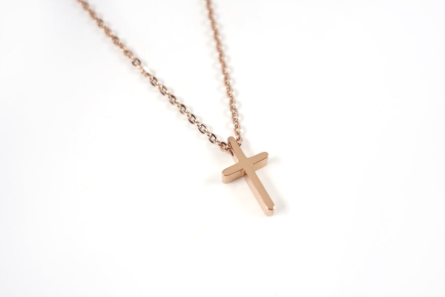 At The Cross V4 gold-plated 925 silver Christian necklace.