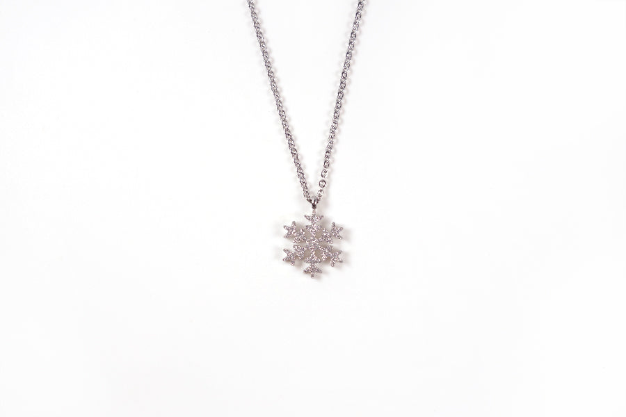 The snowflake necklace is also a unique gift for any girl on her confirmation, baptism or graduation.